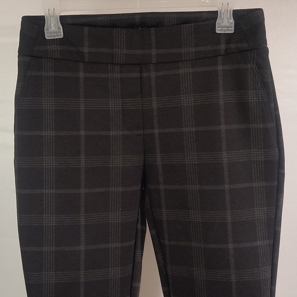 Dalia Women's Black Plaid Ankle Cropped Pants - Picture 3 of 7